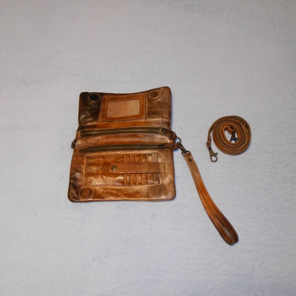 Bed Stu Cadence crossbody leather wristlet wallet - Picture 5 of 13